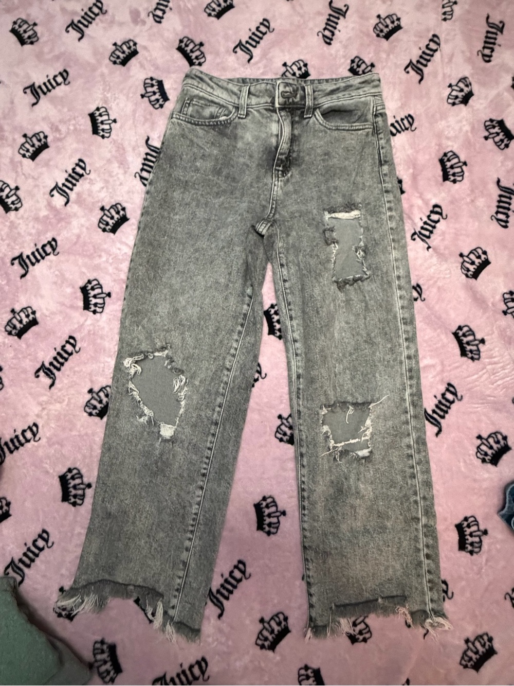 SO Women’s Gray Distressed Straight-Leg Jeans